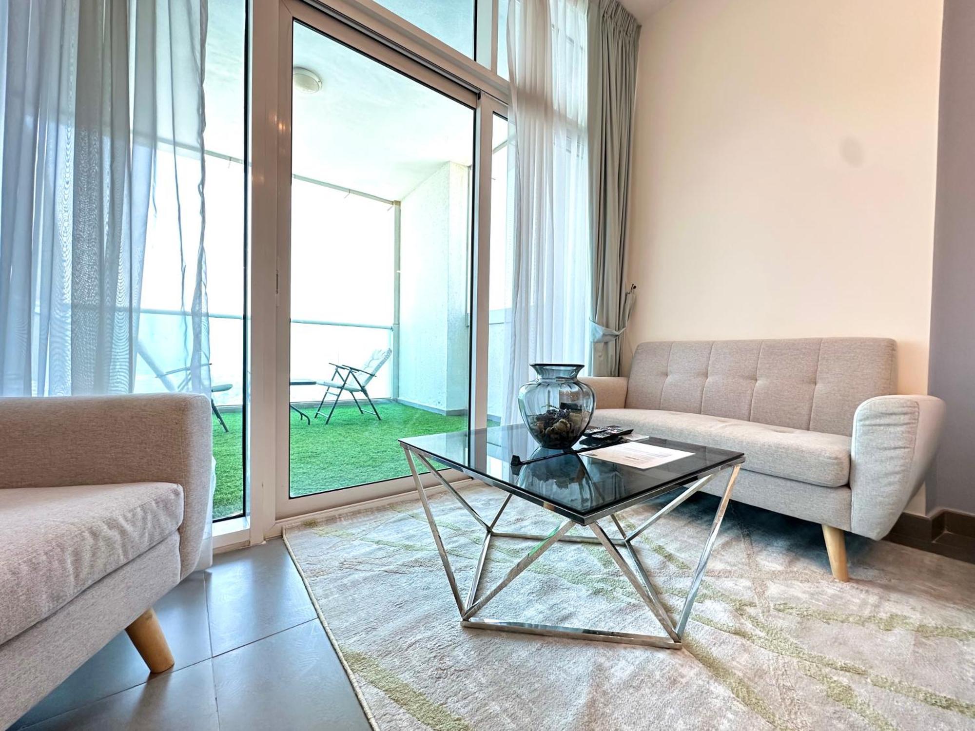 Apartment Marcopolo - Spacious Studio, Jvt, Gym & Pool *