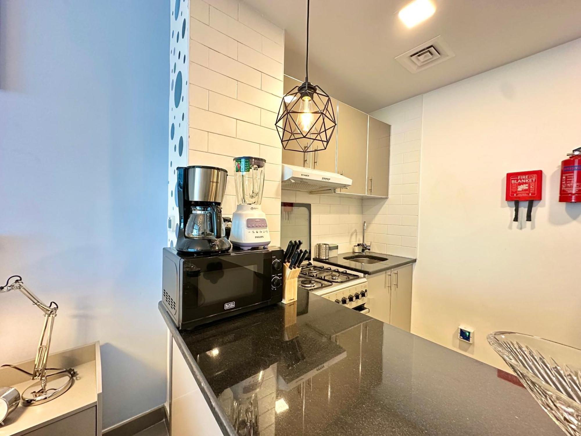 Marcopolo - Spacious Studio, Jvt, Gym & Pool