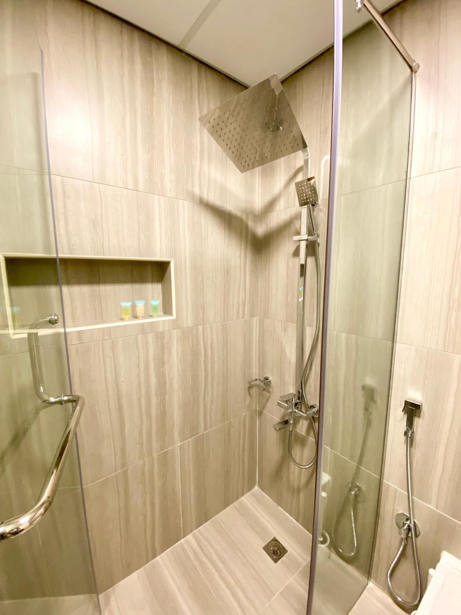 Marcopolo - Spacious Studio, Jvt, Gym & Pool Apartment *