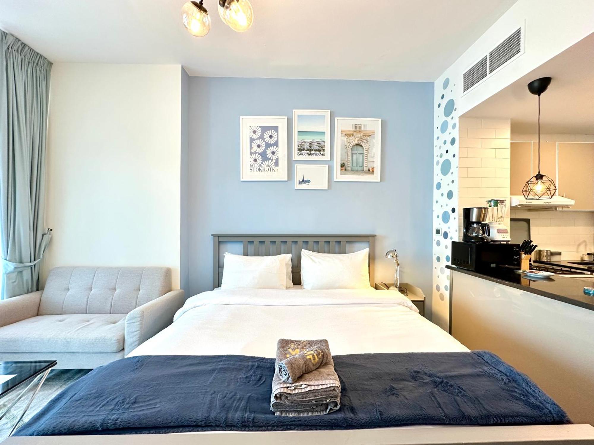 Marcopolo - Spacious Studio, Jvt, Gym & Pool Apartment *