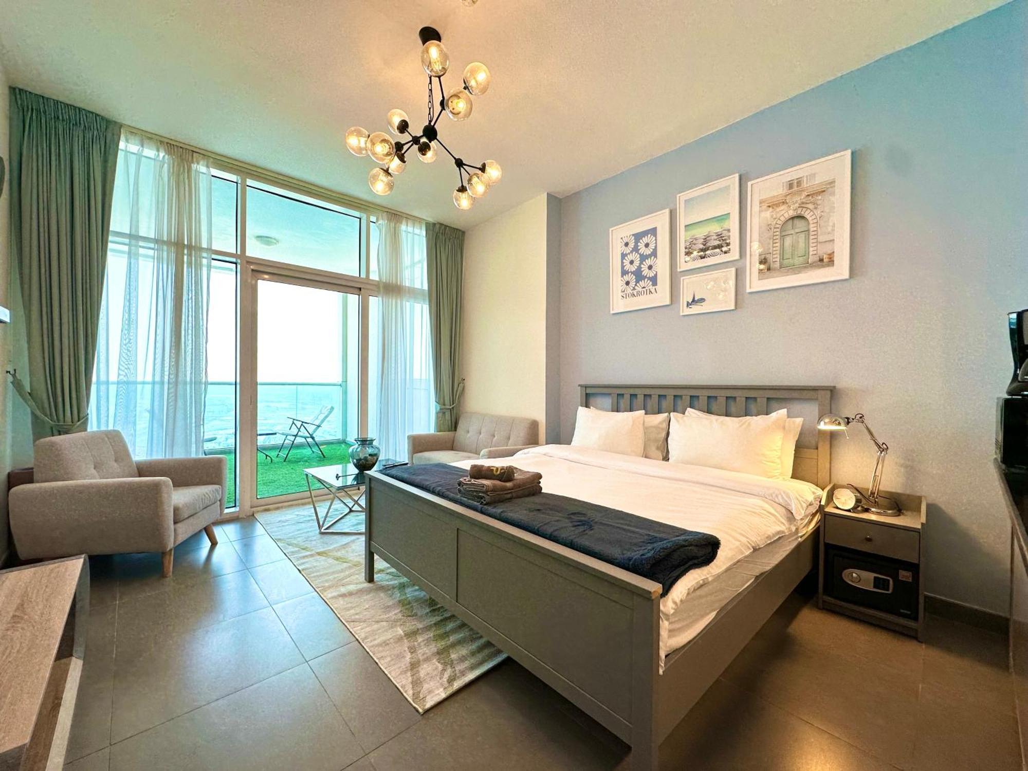 Marcopolo - Spacious Studio, Jvt, Gym & Pool Apartment *